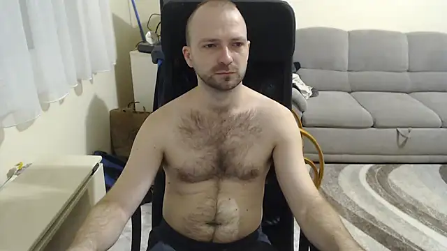 Snapshot of RealManHaveHairy chatting on 01.15.25 RealManHaveHairy online show from 01.15.25