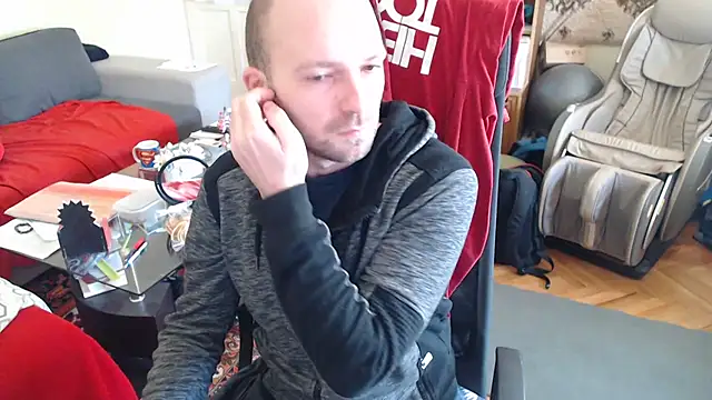 Snapshot of RealManHaveHairy chatting on 02.03.25 RealManHaveHairy online show from 02.03.25