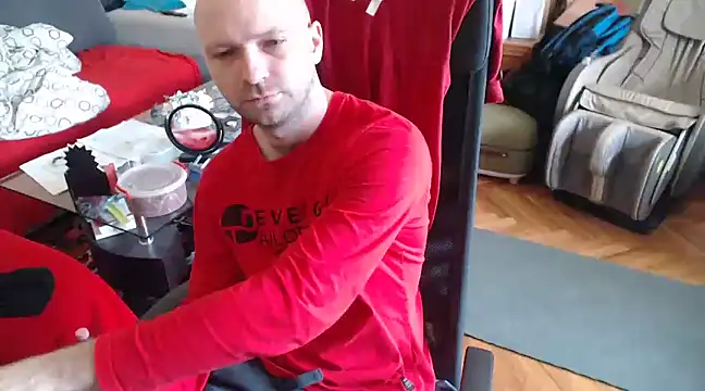 Snapshot of RealManHaveHairy chatting on 02.07.25 RealManHaveHairy online show from 02.07.25