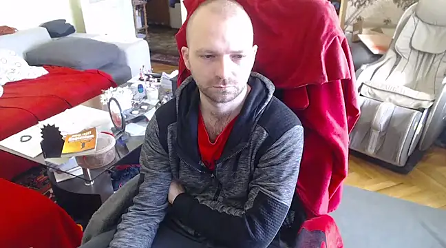 Snapshot of RealManHaveHairy chatting on 02.11.25 RealManHaveHairy online show from 02.11.25
