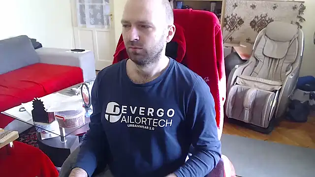 Snapshot of RealManHaveHairy chatting on 02.15.25 RealManHaveHairy online show from 02.15.25