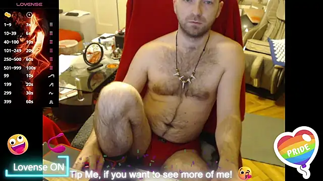 Snapshot of RealManHaveHairy chatting on 03.11.25 RealManHaveHairy online show from 03.11.25