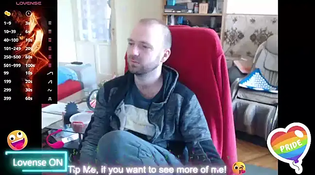 Snapshot of RealManHaveHairy chatting on 03.17.25 RealManHaveHairy online show from 03.17.25