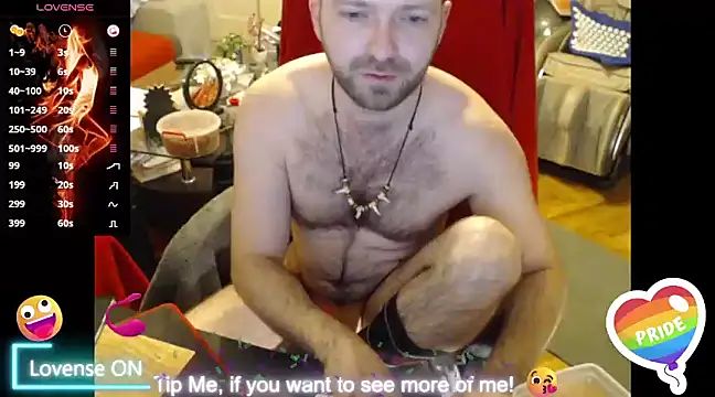 Snapshot of RealManHaveHairy chatting on 03.18.25 RealManHaveHairy online show from 03.18.25