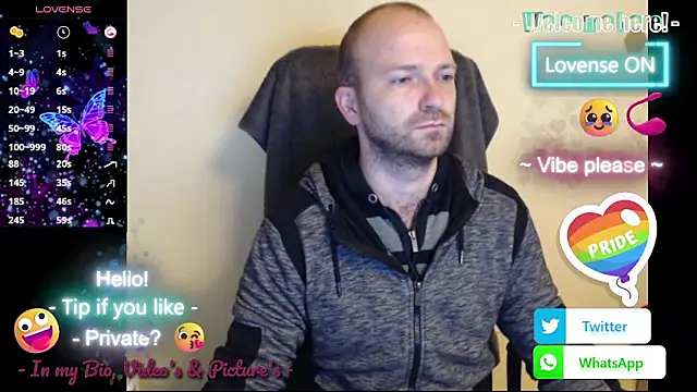 Snapshot of RealManHaveHairy chatting on 09.26.25 RealManHaveHairy online show from 09.26.25