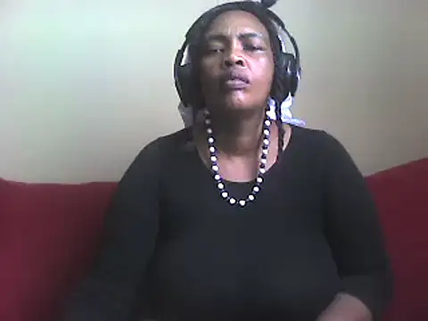Snapshot of SexxyBoob chatting on 03.15.25 SexxyBoob online show from 03.15.25