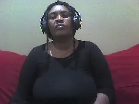 Snapshot of SexxyBoob chatting on 03.22.25 SexxyBoob online show from 03.22.25