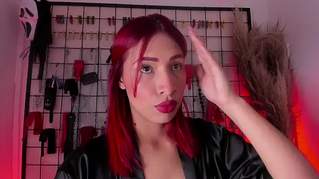 charrlotte quinn online show from 10.29.25