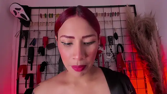 charrlotte quinn online show from 11.07.25