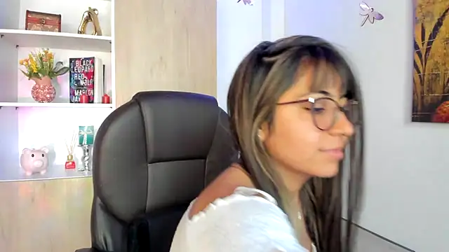 Snapshot of Isabellaa22_1 chatting on 02.18.25 Isabellaa22 1 online show from 02.18.25