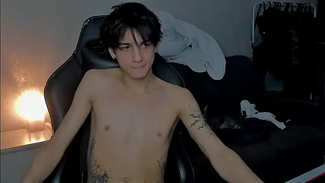 Snapshot of MarkBrowniii chatting on 01.05.25 MarkBrowniii online show from 01.05.25