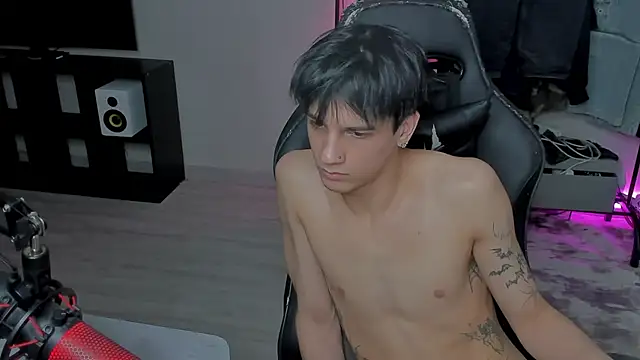 Snapshot of MarkBrowniii chatting on 03.06.25 MarkBrowniii online show from 03.06.25