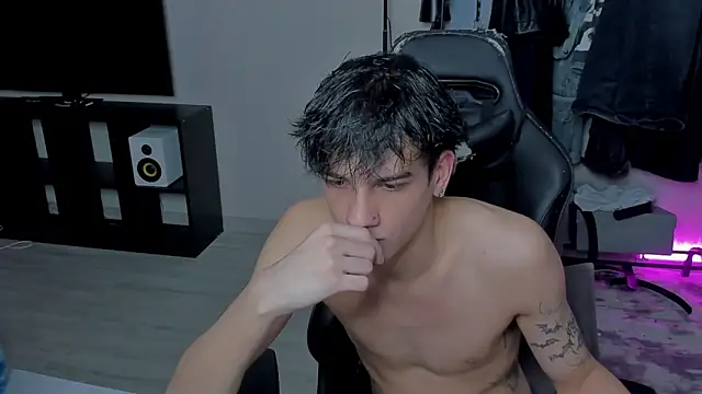 Snapshot of MarkBrowniii chatting on 03.19.25 MarkBrowniii online show from 03.19.25