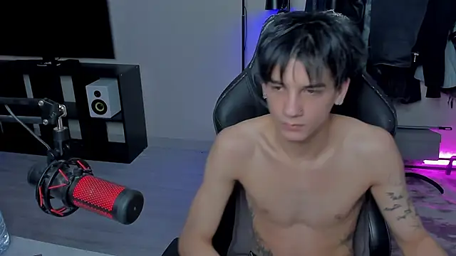 Snapshot of MarkBrowniii chatting on 03.22.25 MarkBrowniii online show from 03.22.25