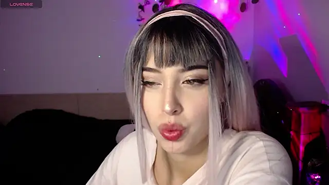 Snapshot of shayla_bbs chatting on 09.19.25 shayla bbs online show from 09.19.25