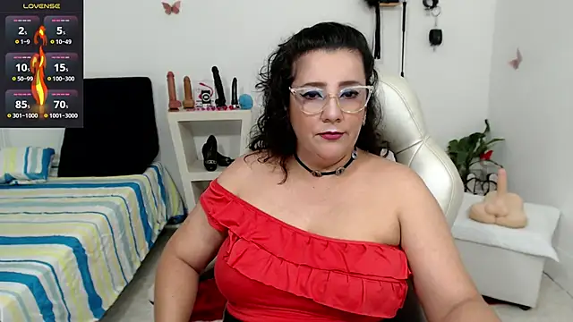 mom hot   online show from 11.09.25