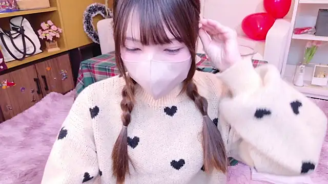Snapshot of Naachan_ chatting on 02.13.25 Naachan online show from 02.13.25