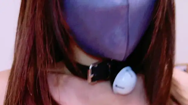 Snapshot of Yui-Ch chatting on 12.04.24 Yui-Ch online show from 12.04.24