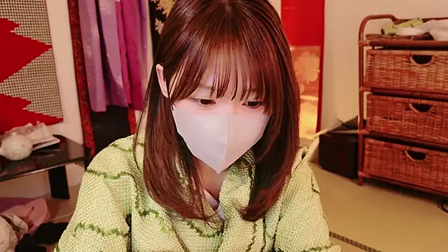 Snapshot of Yui-Ch chatting on 01.08.25 Yui-Ch online show from 01.08.25