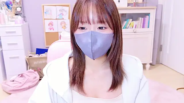 Snapshot of Yui-Ch chatting on 01.21.25 Yui-Ch online show from 01.21.25