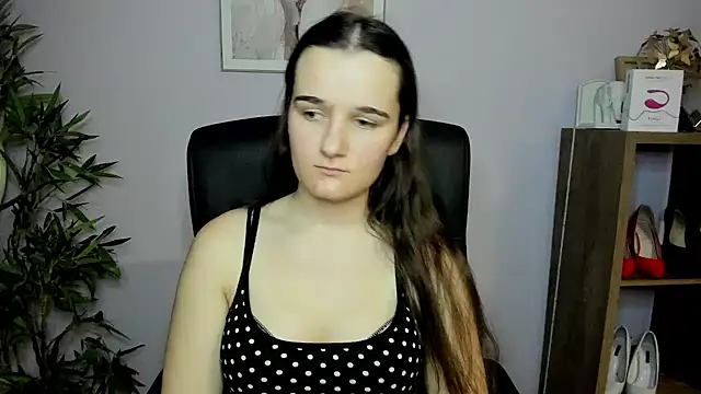 Snapshot of KateDelight chatting on 01.12.25 KateDelight online show from 01.12.25