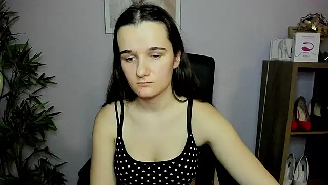 Snapshot of KateDelight chatting on 01.12.25 KateDelight online show from 01.12.25