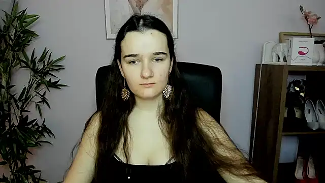 Snapshot of KateDelight chatting on 02.01.25 KateDelight online show from 02.01.25
