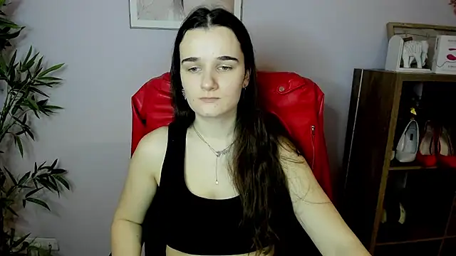 Snapshot of KateDelight chatting on 02.22.25 KateDelight online show from 02.22.25