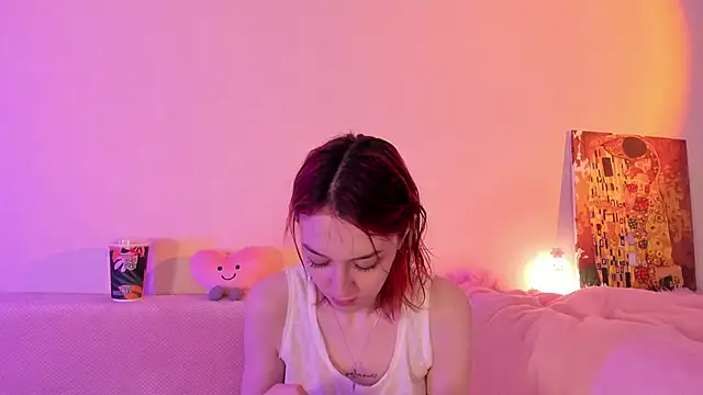 Snapshot of CrystalRey chatting on 02.02.25 CrystalRey online show from 02.02.25