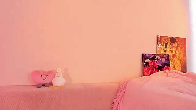 Snapshot of CrystalRey chatting on 02.15.25 CrystalRey online show from 02.15.25