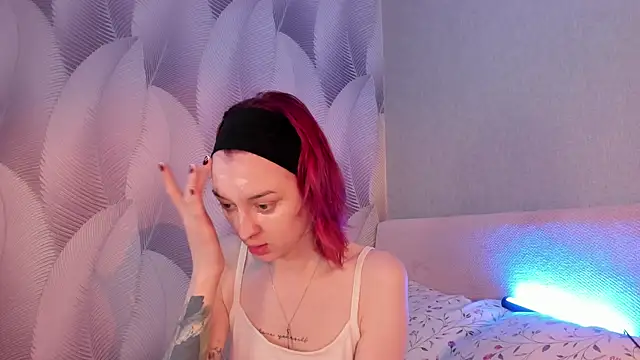 Snapshot of CrystalRey chatting on 03.21.25 CrystalRey online show from 03.21.25