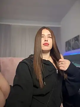 Snapshot of Milkissss chatting on 01.27.25 Milkissss online show from 01.27.25