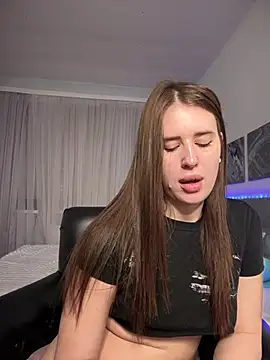 Snapshot of Milkissss chatting on 02.16.25 Milkissss online show from 02.16.25