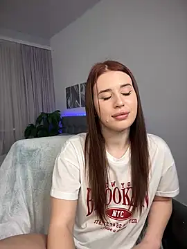 Snapshot of Milkissss chatting on 03.02.25 Milkissss online show from 03.02.25