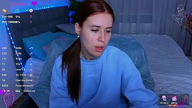 Snapshot of Milkissss chatting on 03.04.25 Milkissss online show from 03.04.25