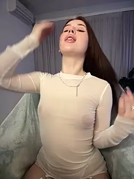 Snapshot of Milkissss chatting on 03.15.25 Milkissss online show from 03.15.25