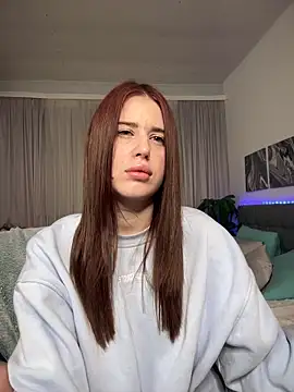 Snapshot of Milkissss chatting on 03.22.25 Milkissss online show from 03.22.25