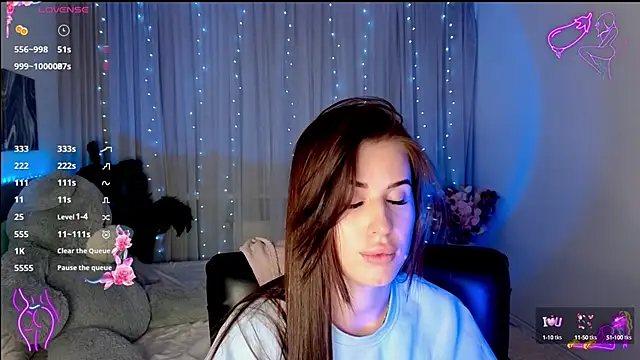 Snapshot of Milkissss chatting on 09.13.25 Milkissss online show from 09.13.25