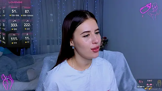 Snapshot of Milkissss chatting on 09.26.25 Milkissss online show from 09.26.25