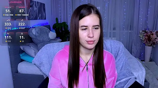 Snapshot of Milkissss chatting on 09.30.25 Milkissss online show from 09.30.25