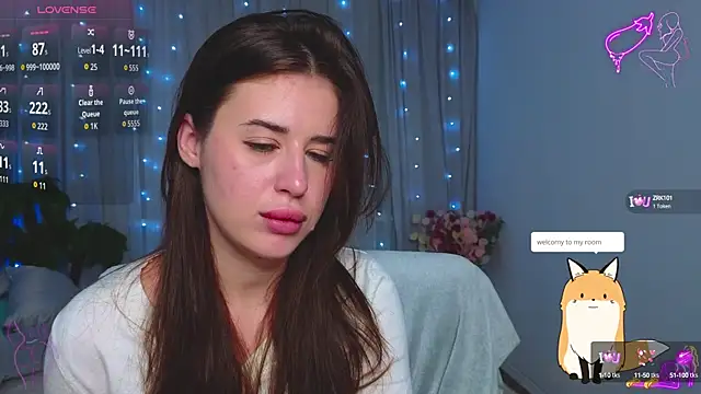 Snapshot of Milkissss chatting on 10.11.25 Milkissss online show from 10.11.25