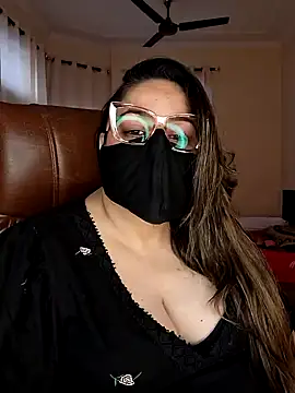 Snapshot of SEXY-Sardarni chatting on 01.04.25 SEXY-Sardarni online show from 01.04.25