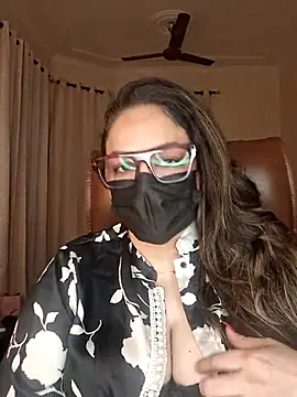 Snapshot of SEXY-Sardarni chatting on 09.18.25 SEXY-Sardarni online show from 09.18.25