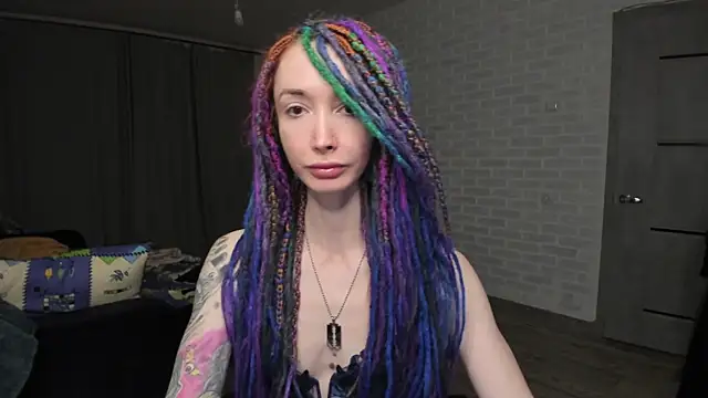 Roxy Silver online show from 12.17.24