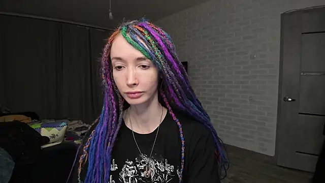 Roxy Silver online show from 12.18.24