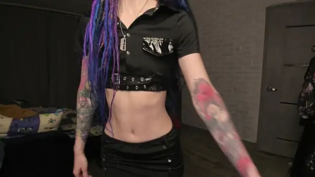 Roxy Silver online show from 12.24.24