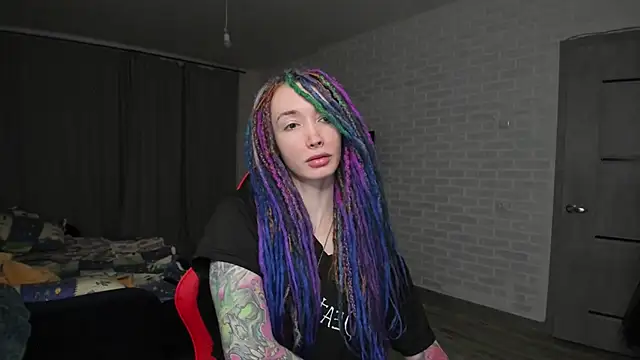 Roxy Silver online show from 01.06.25