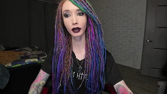 Roxy Silver online show from 01.09.25