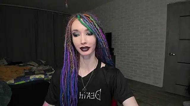 Roxy Silver online show from 01.09.25