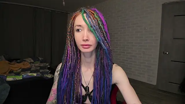 Roxy Silver online show from 01.11.25